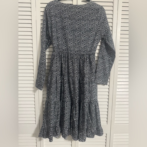 Dress - Picture 6 of 7